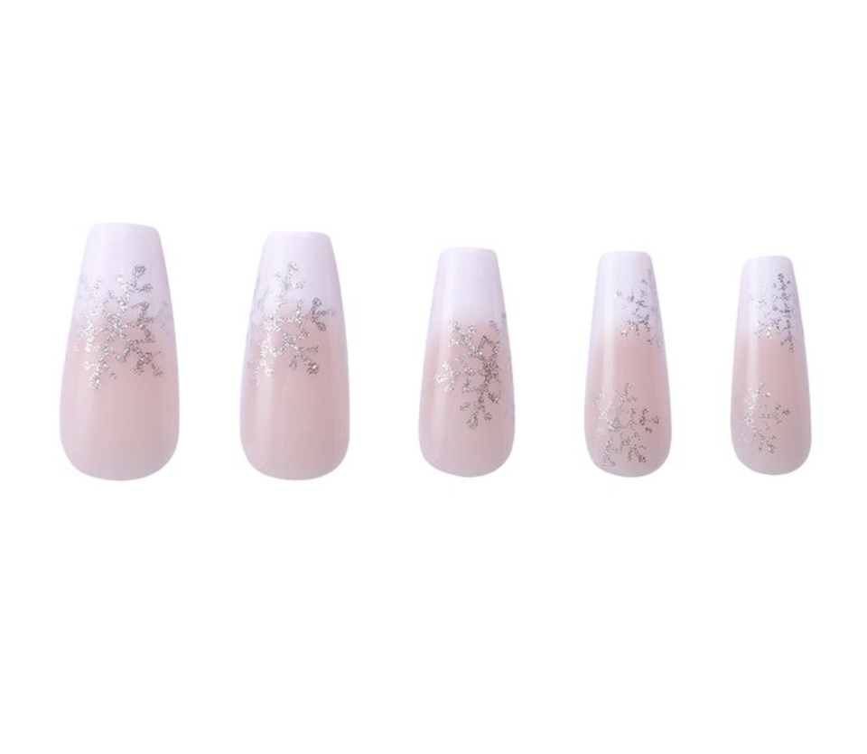 paintlab-snowflake-regular-coffin-press-on-nails image 3