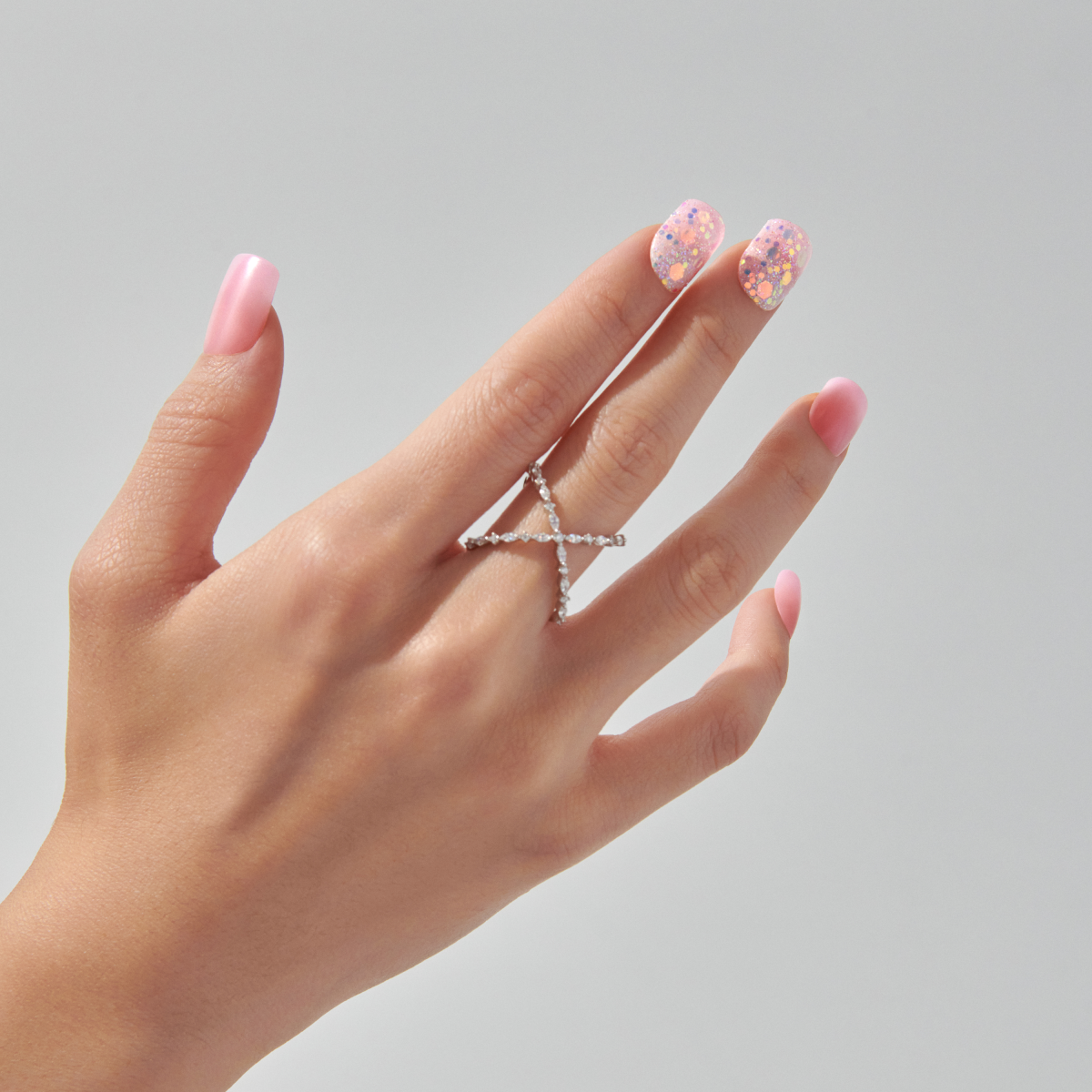 impress-design-dream-it-up-no-glue-press-on-nails-wide-fit-short-pink-pattern image 2