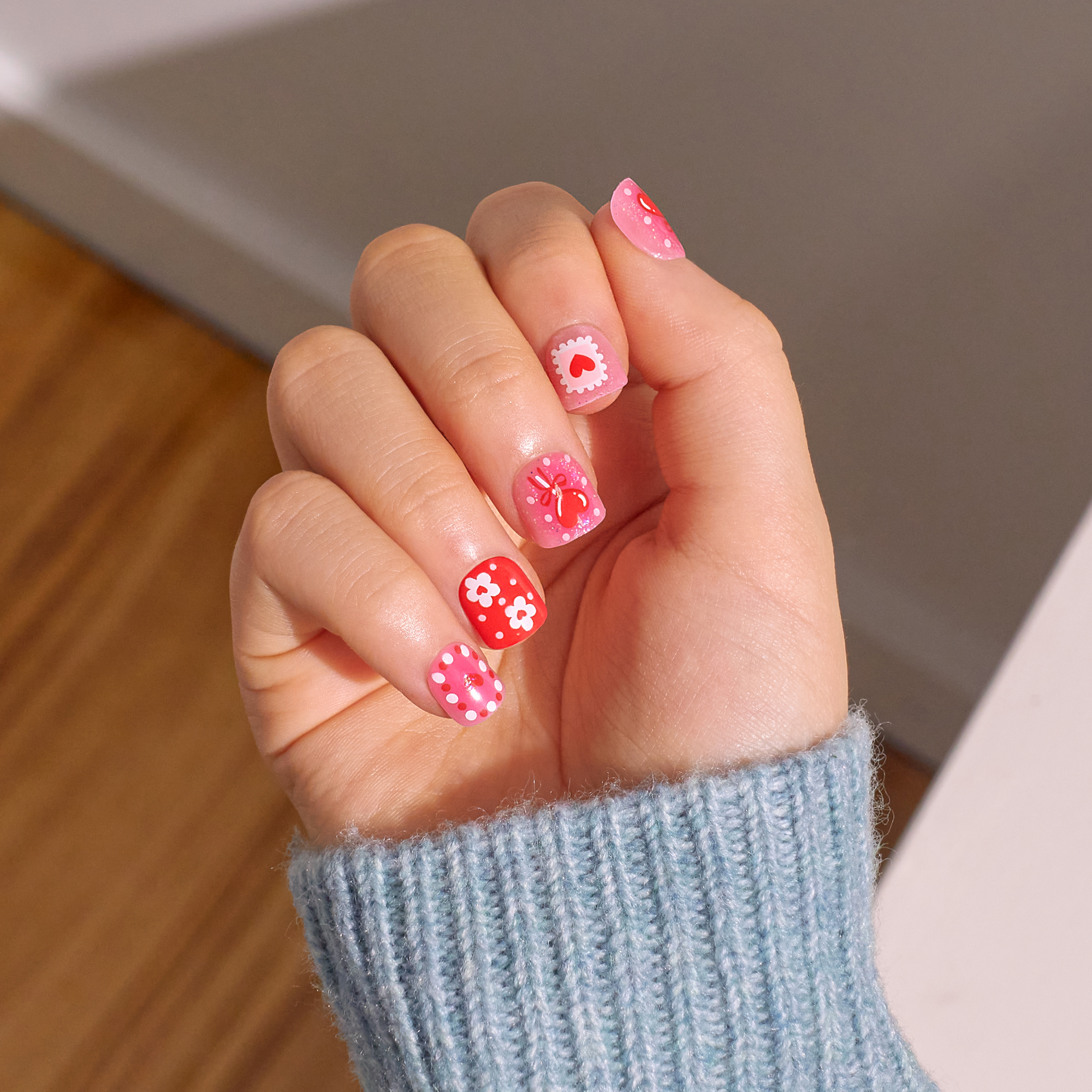 impress-kids-no-glue-press-on-nails-candy-heart-design-red-pink-squoval-20-nails image 2