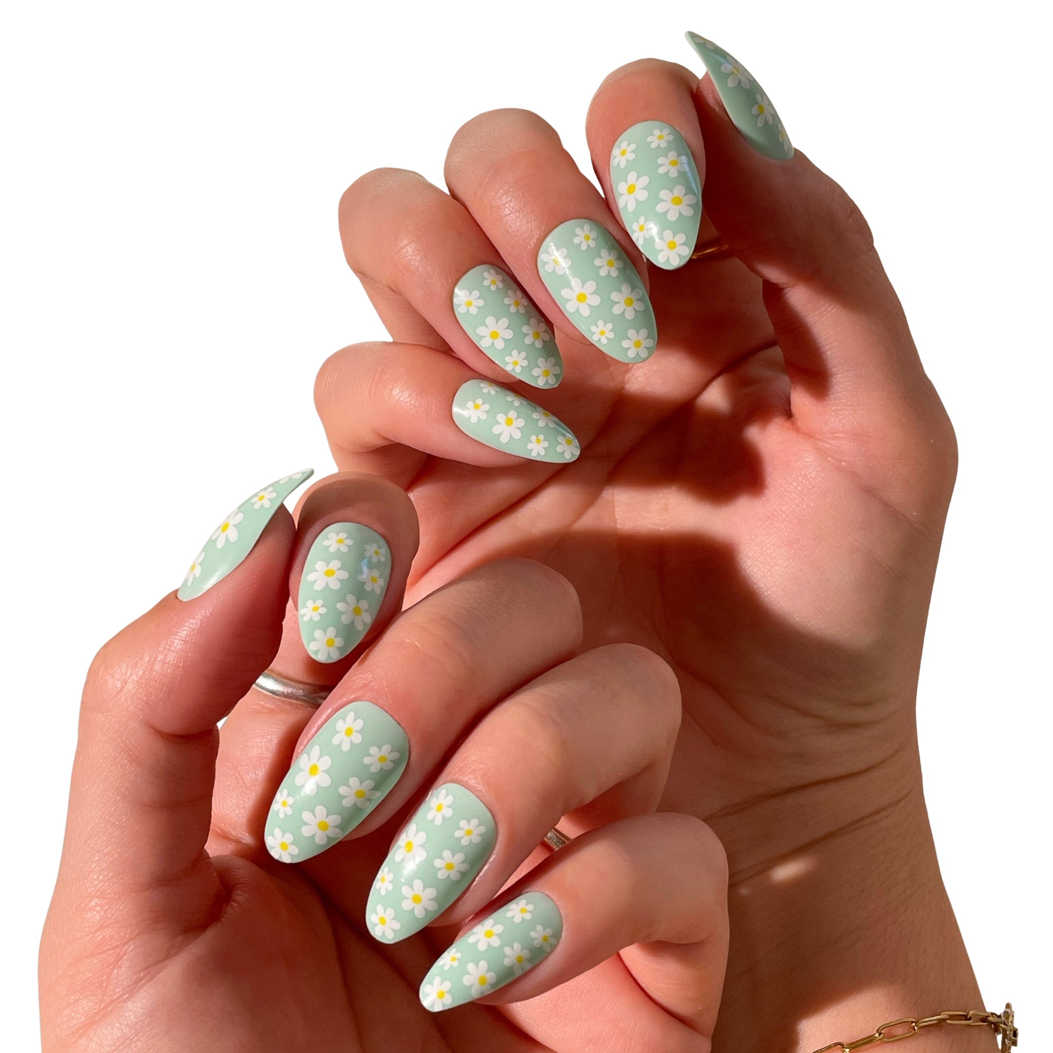 paintlab-daisy-almond-press-on-nails-classic-timeless-white-daisy-design-reusabl image 2