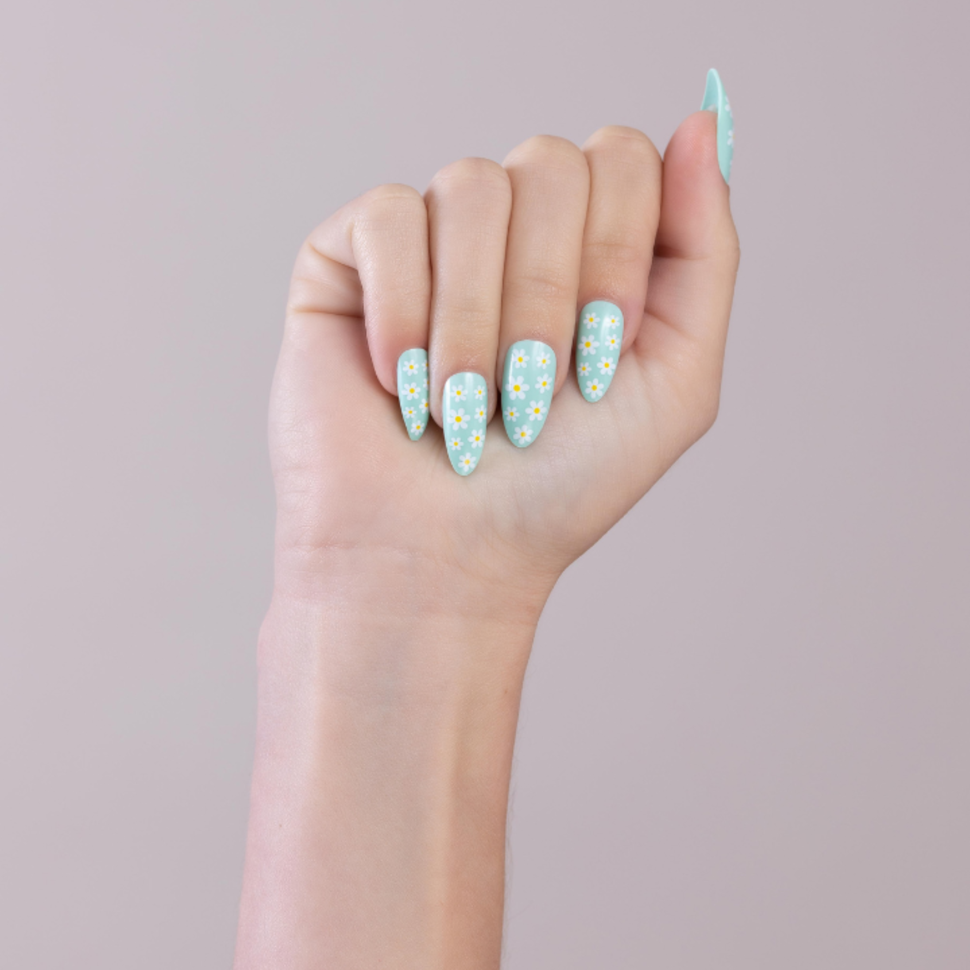 paintlab-daisy-almond-press-on-nails-classic-timeless-white-daisy-design-reusabl image 6