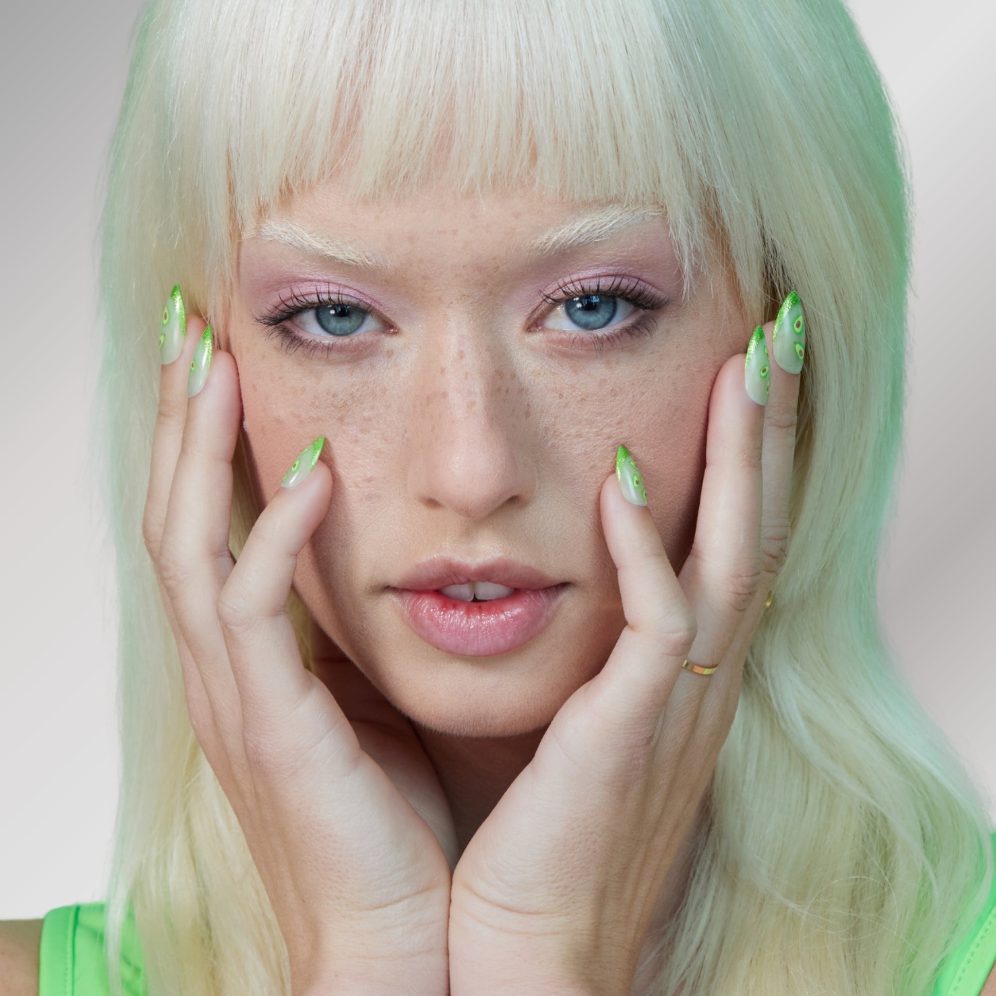 paintlab-holy-guacamole-ii-short-almond-press-on-nails image 6