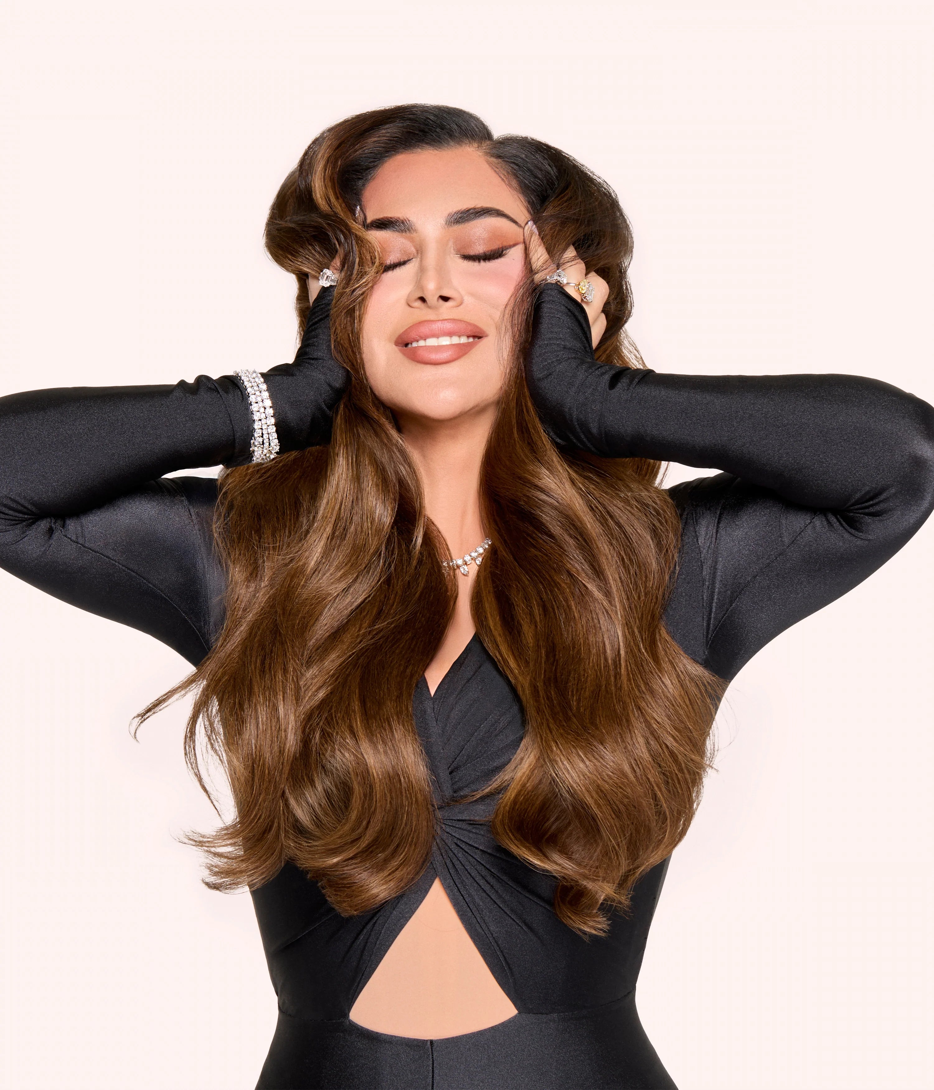 huda-beauty-beauty-works-barely-there-clip-ins-18-huda image 1