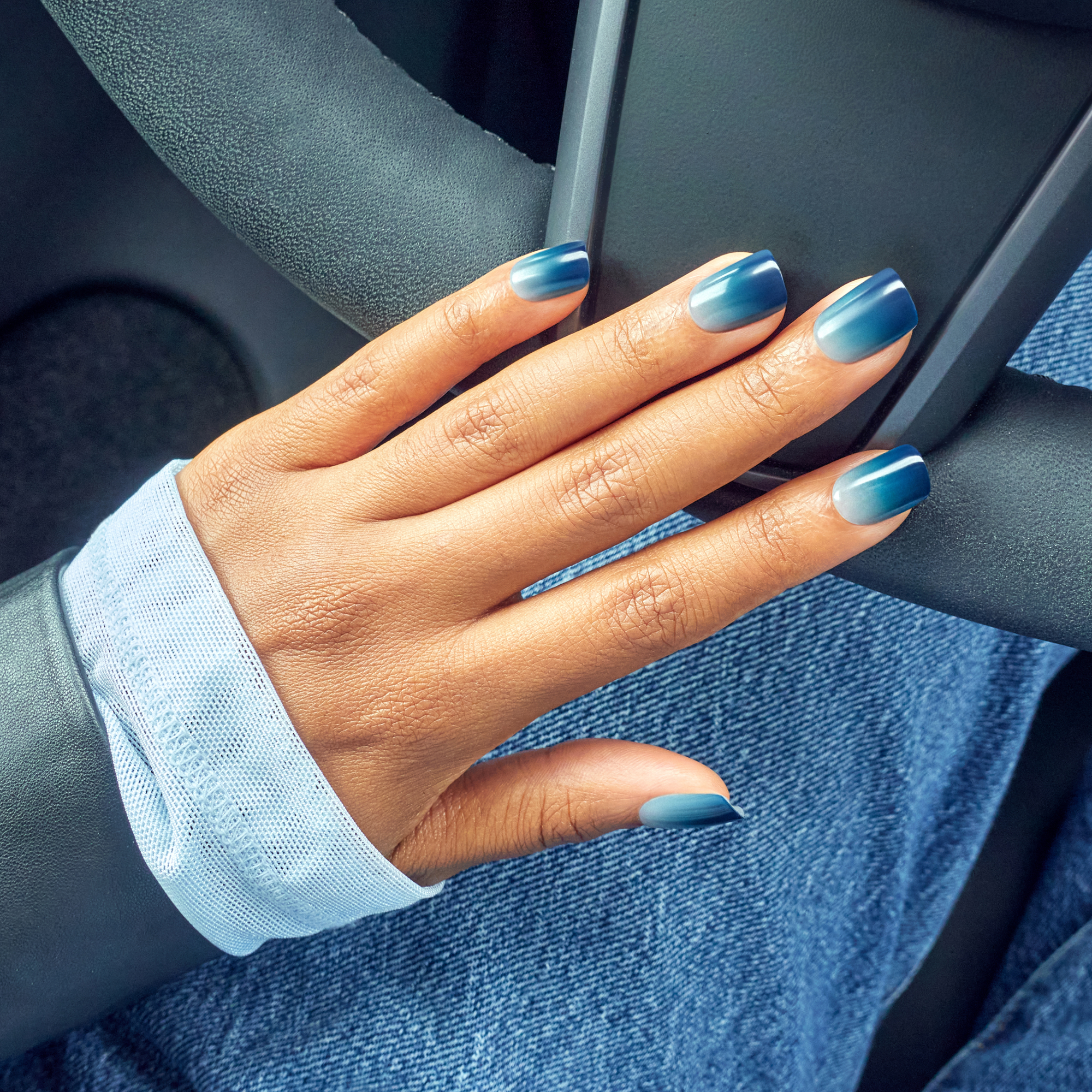 impress-velvet-breeze-no-glue-press-on-nails-solid-blue-short-squoval-manicure image 2