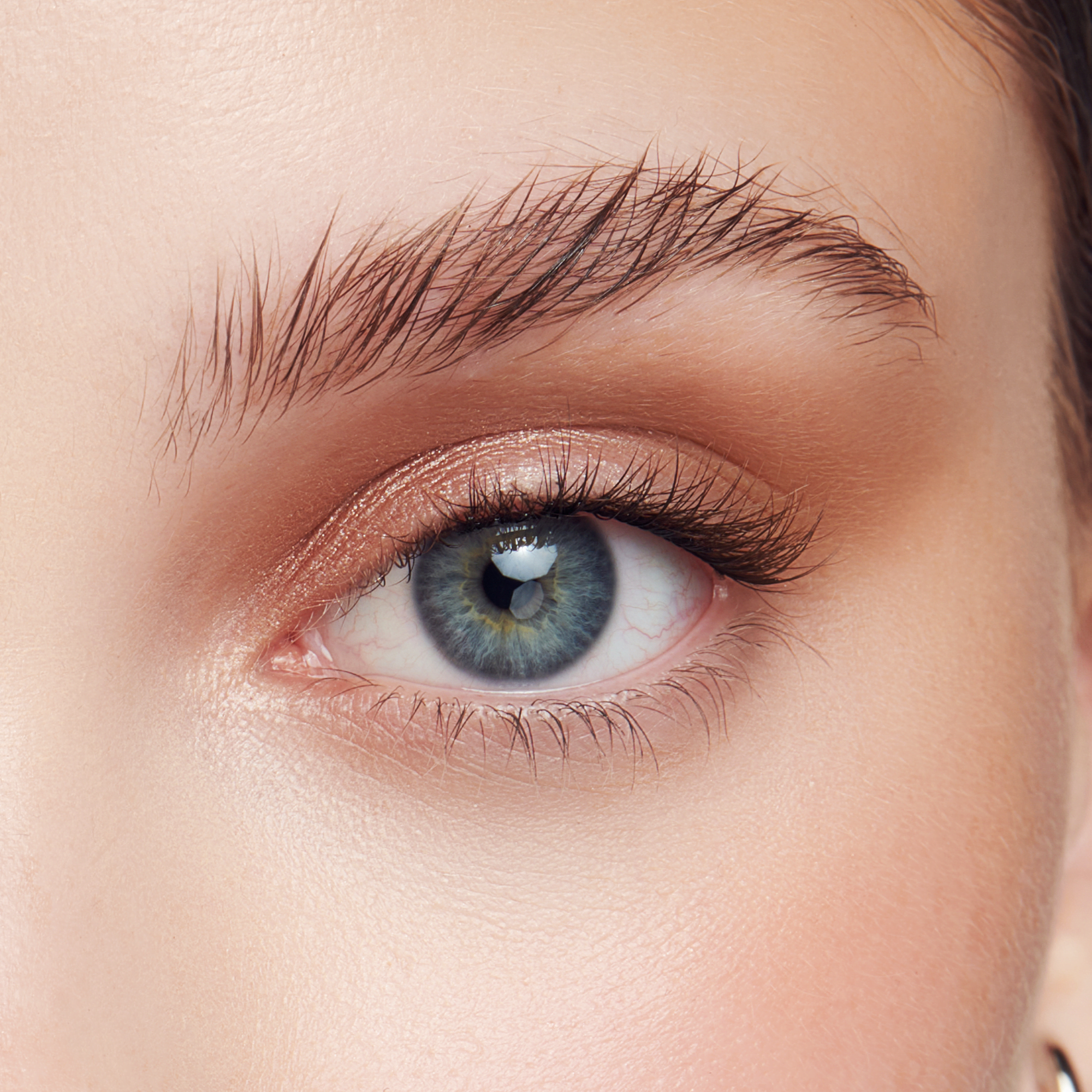 impress-falsies-easy-tab-pre-glued-false-eyelashes-airy-wispy-half-lash-clusters image 4