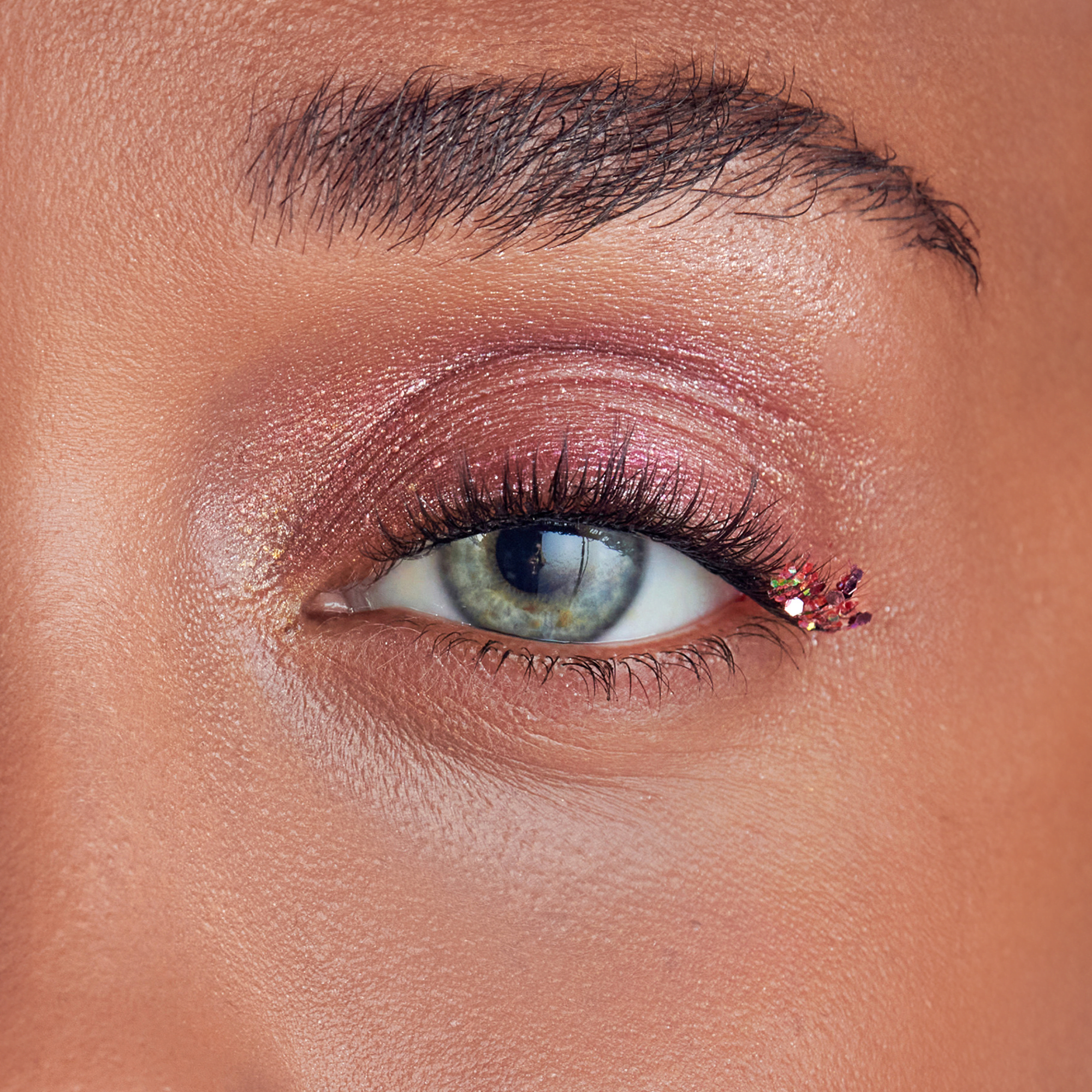 impress-wicked-x-impress-welcome-to-oz-false-eyelashes-12-clusters-8-10mm-pink-g image 3