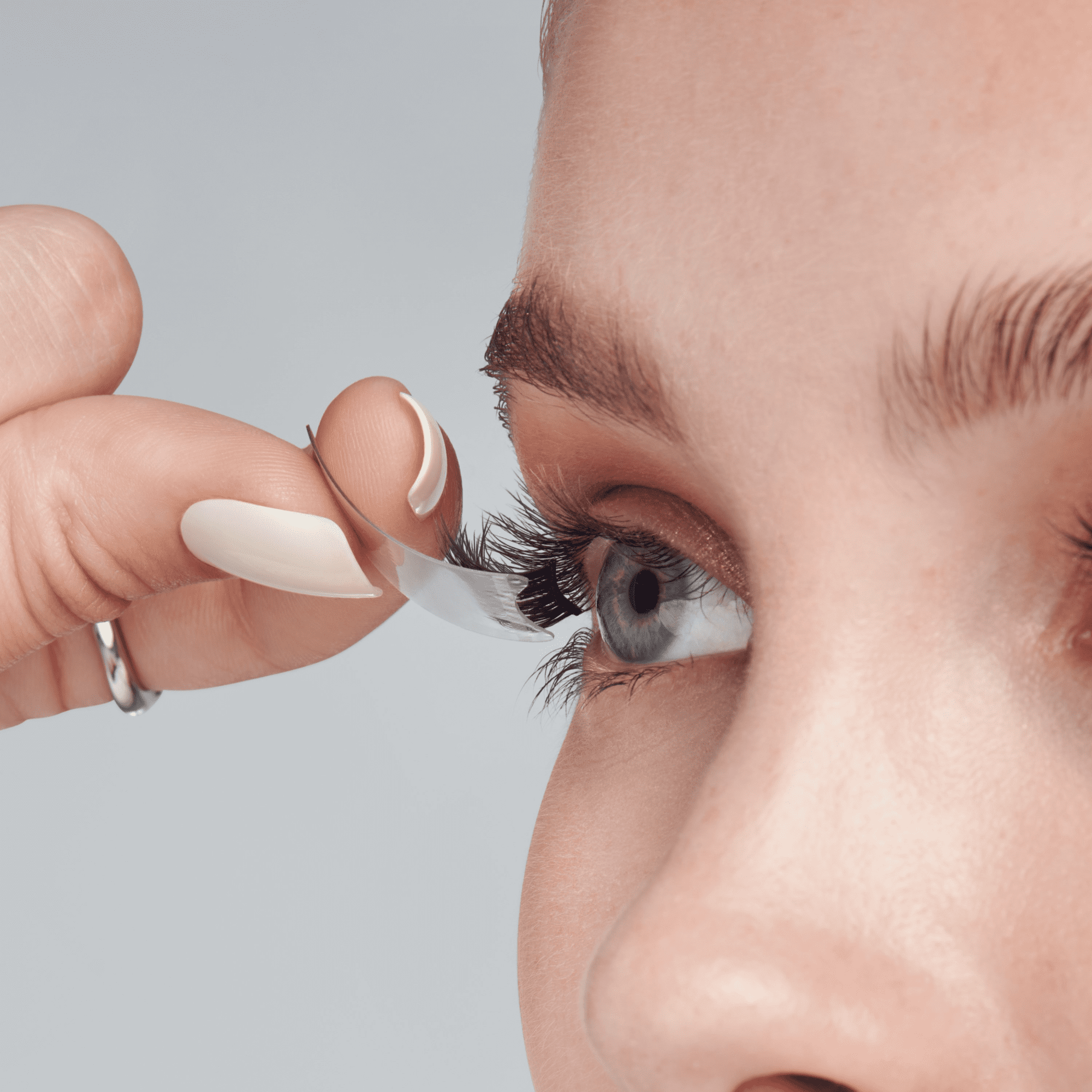 impress-falsies-easy-tab-pre-glued-false-eyelashes-demi-wispy-1-pair-half-lash-2 image 2