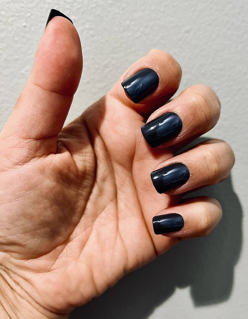 Nice black oval