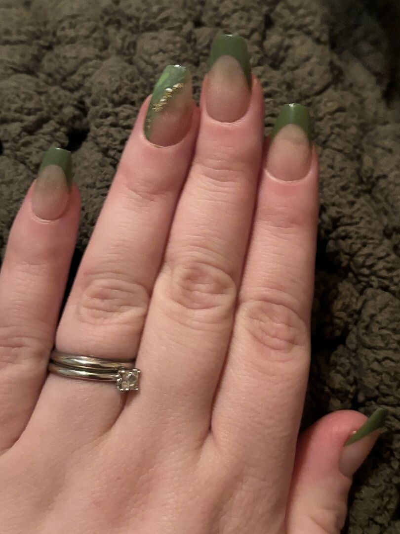 Cute green French tips