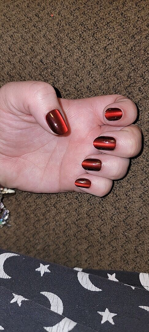 Perfect for red nail lovers