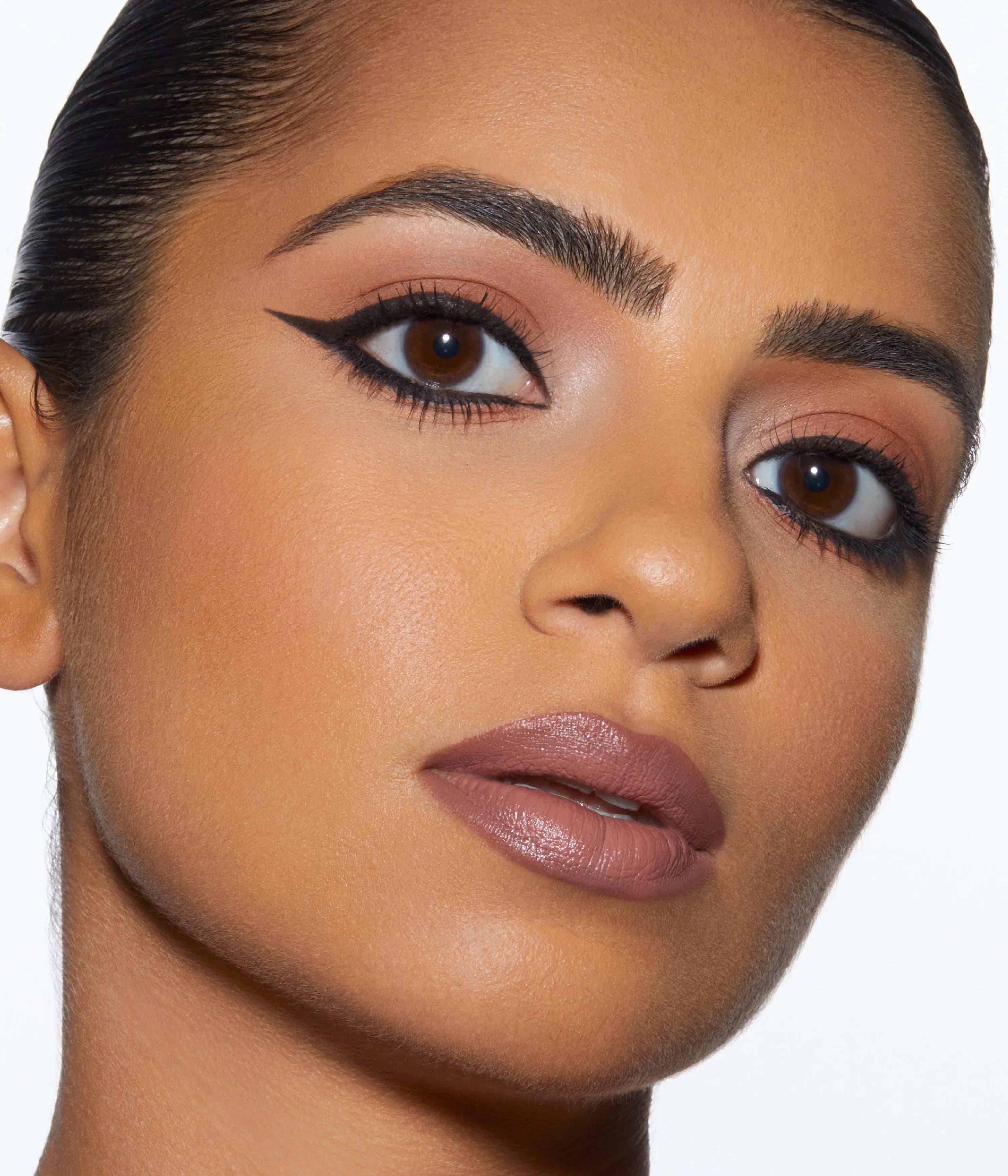 huda-beauty-creamy-kohl-longwear-eye-pencil image 7