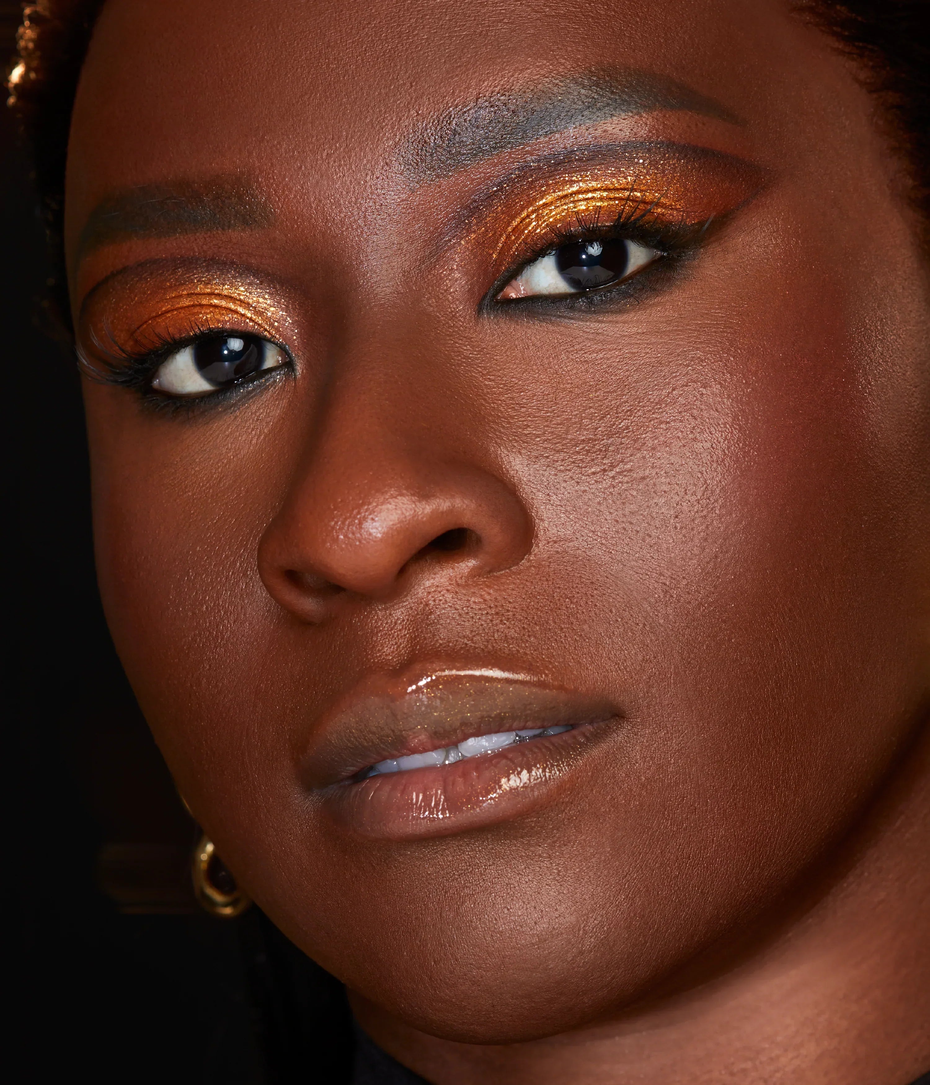 huda-beauty-empowered-eyeshadow-palette image 6