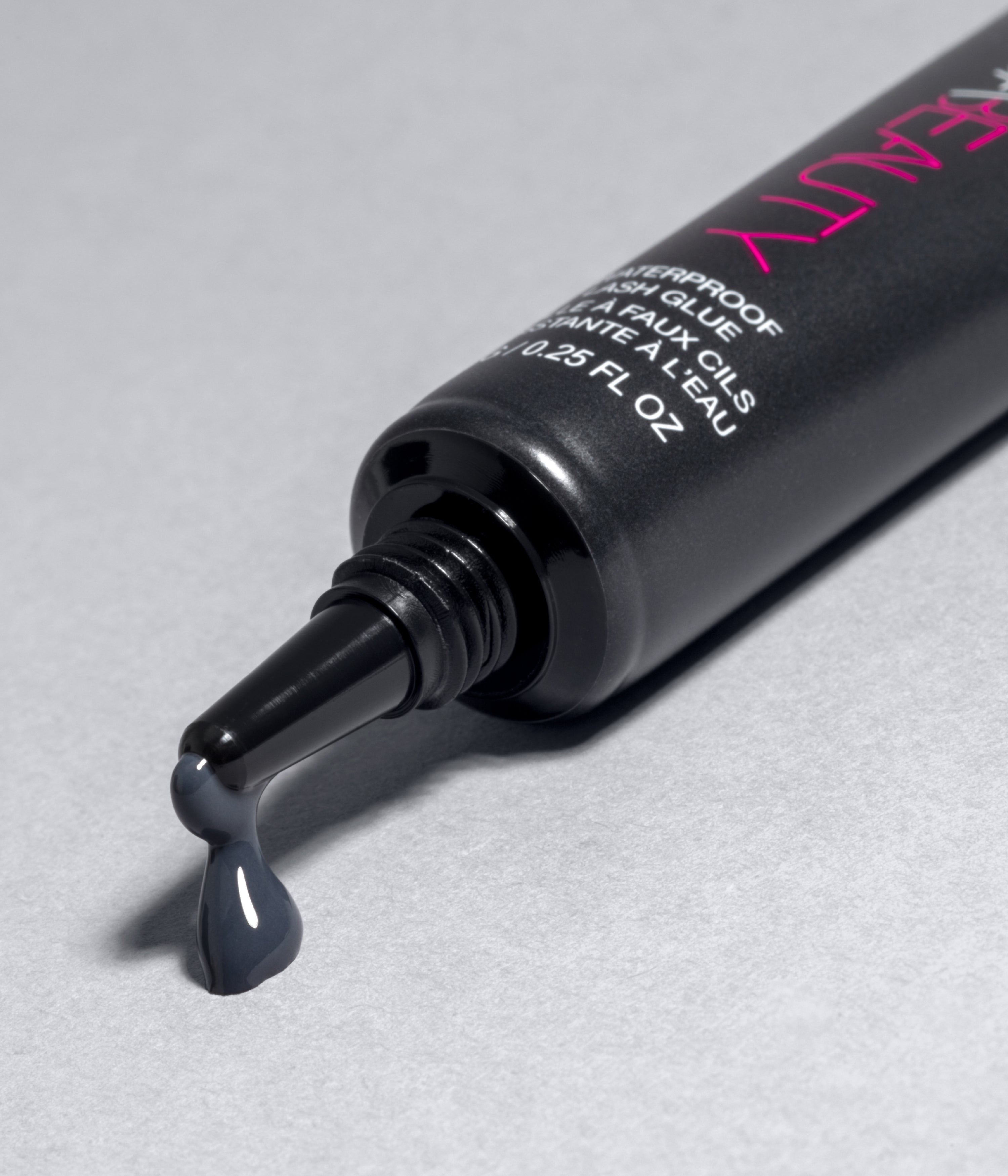 huda-beauty-waterproof-lash-glue image 2