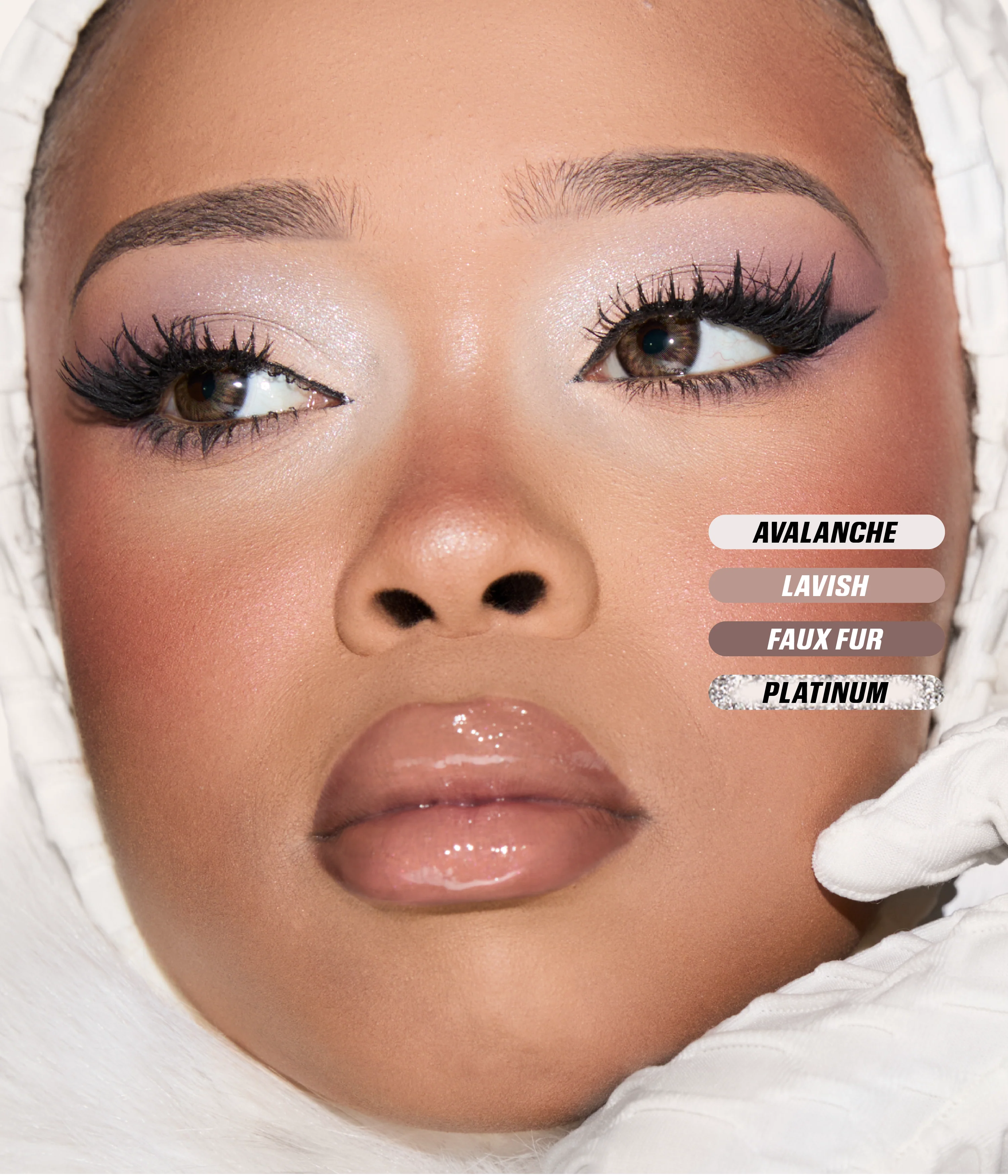 huda-beauty-icy-nude-eyeshadow-palette image 4