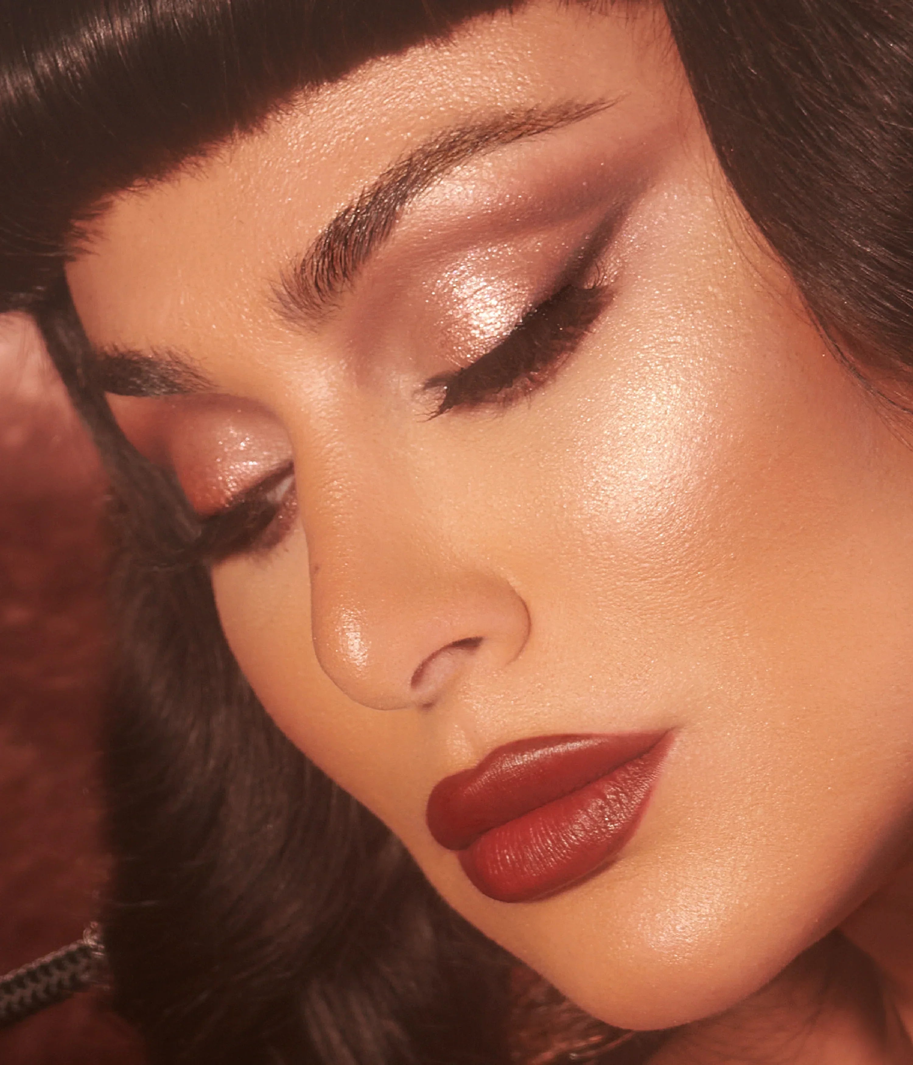 huda-beauty-naughty-nude-eyeshadow-palette image 2