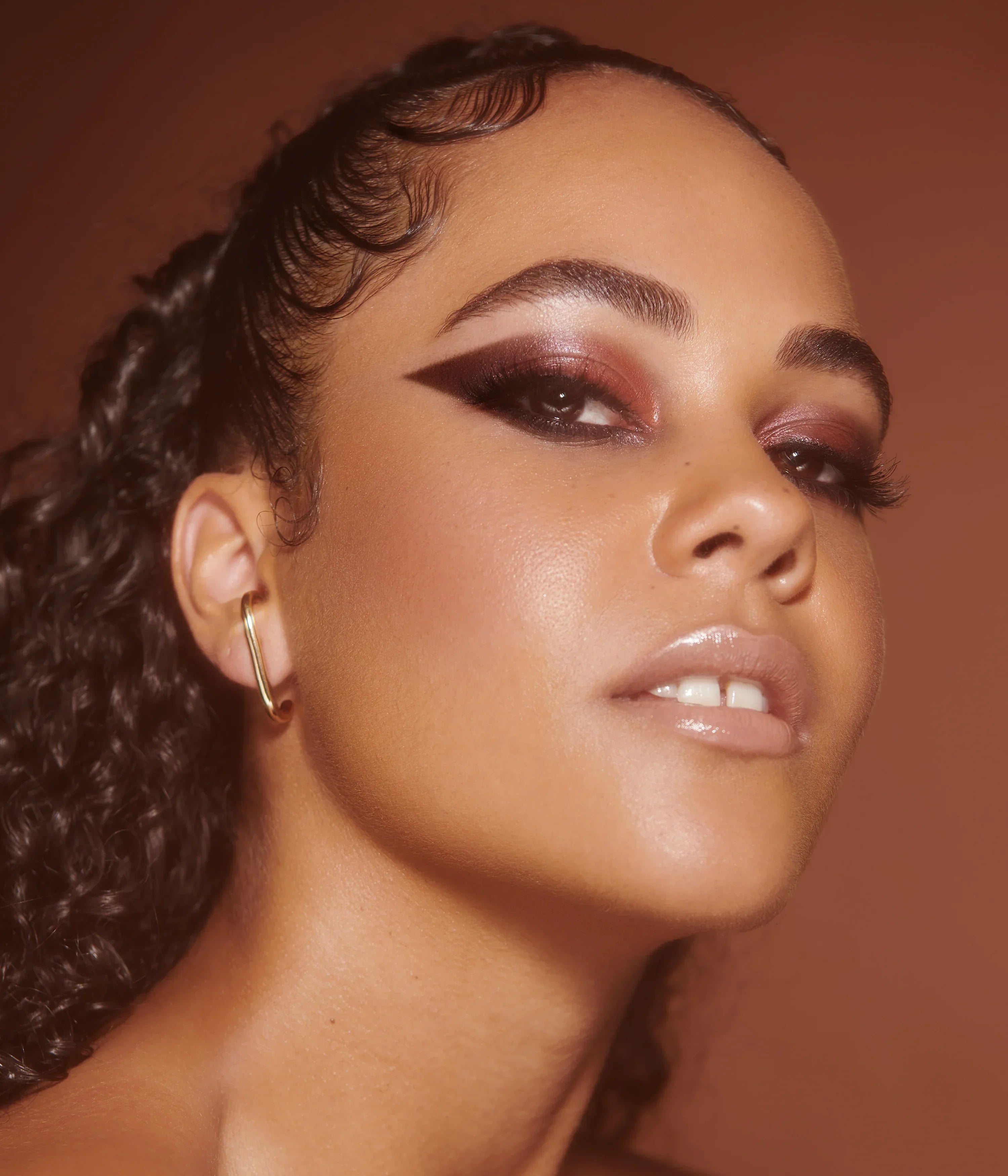 huda-beauty-naughty-nude-eyeshadow-palette image 7
