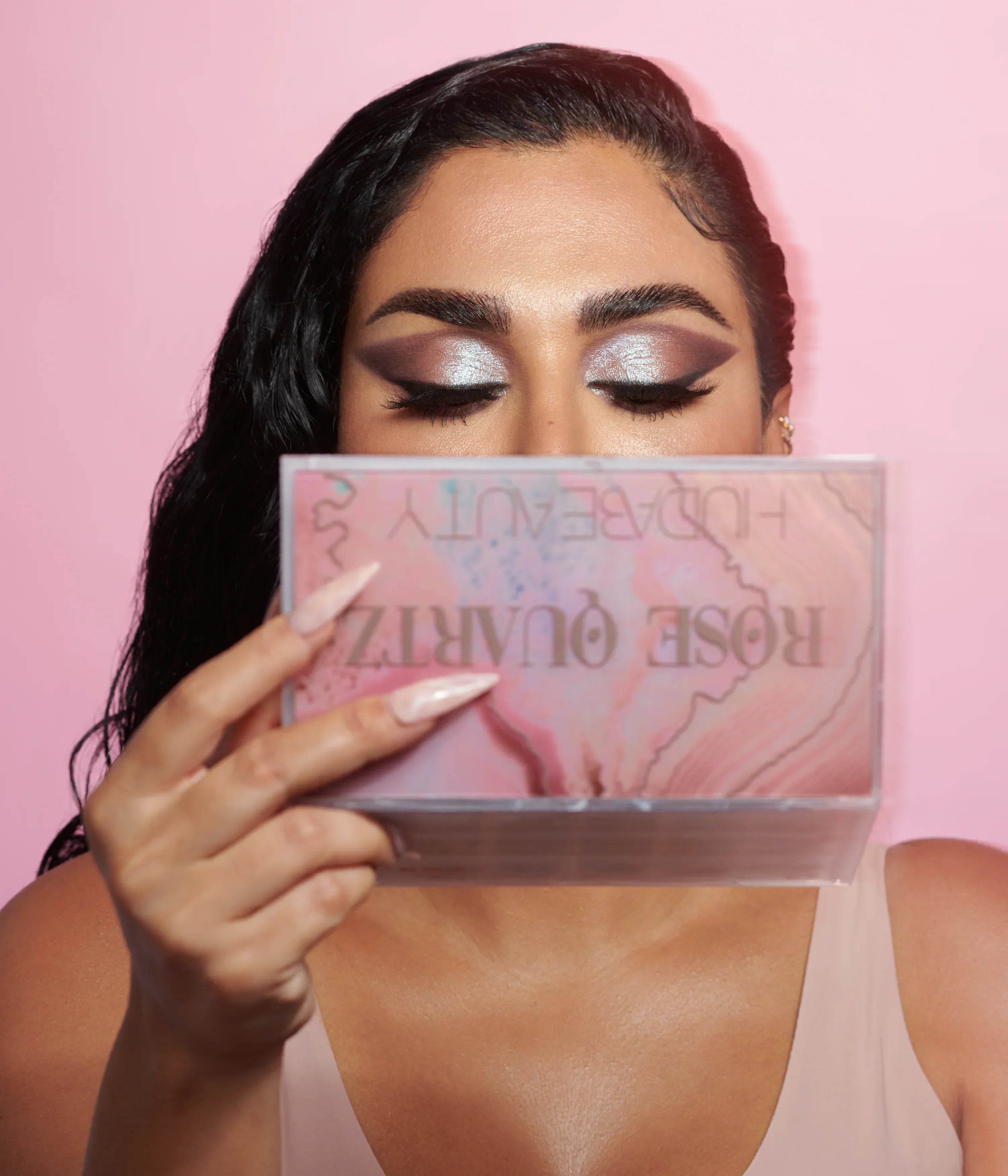 huda-beauty-rose-quartz-eyeshadow-palette image 7