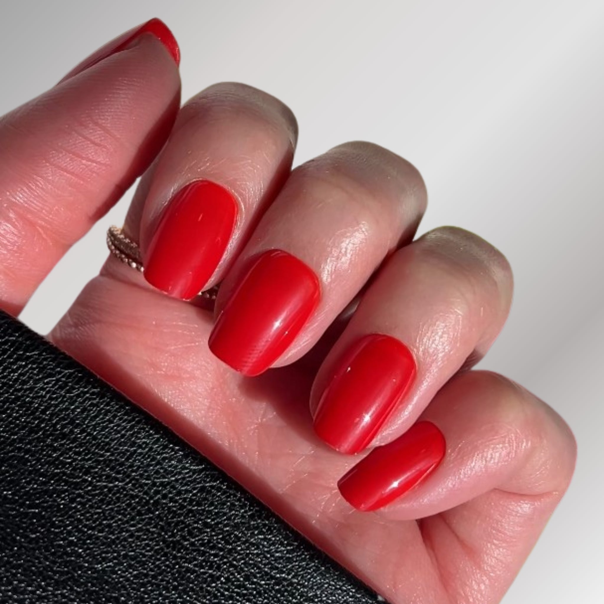 paintlab-risky-red-squoval-press-on-nails image 4