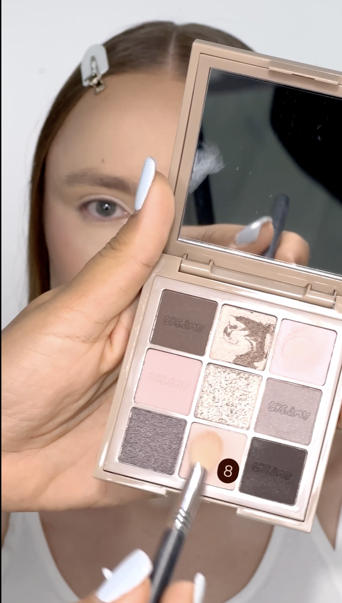 huda-beauty-creamy-obsessions-eyeshadow-palette-neutral-brown-or-greige image 3