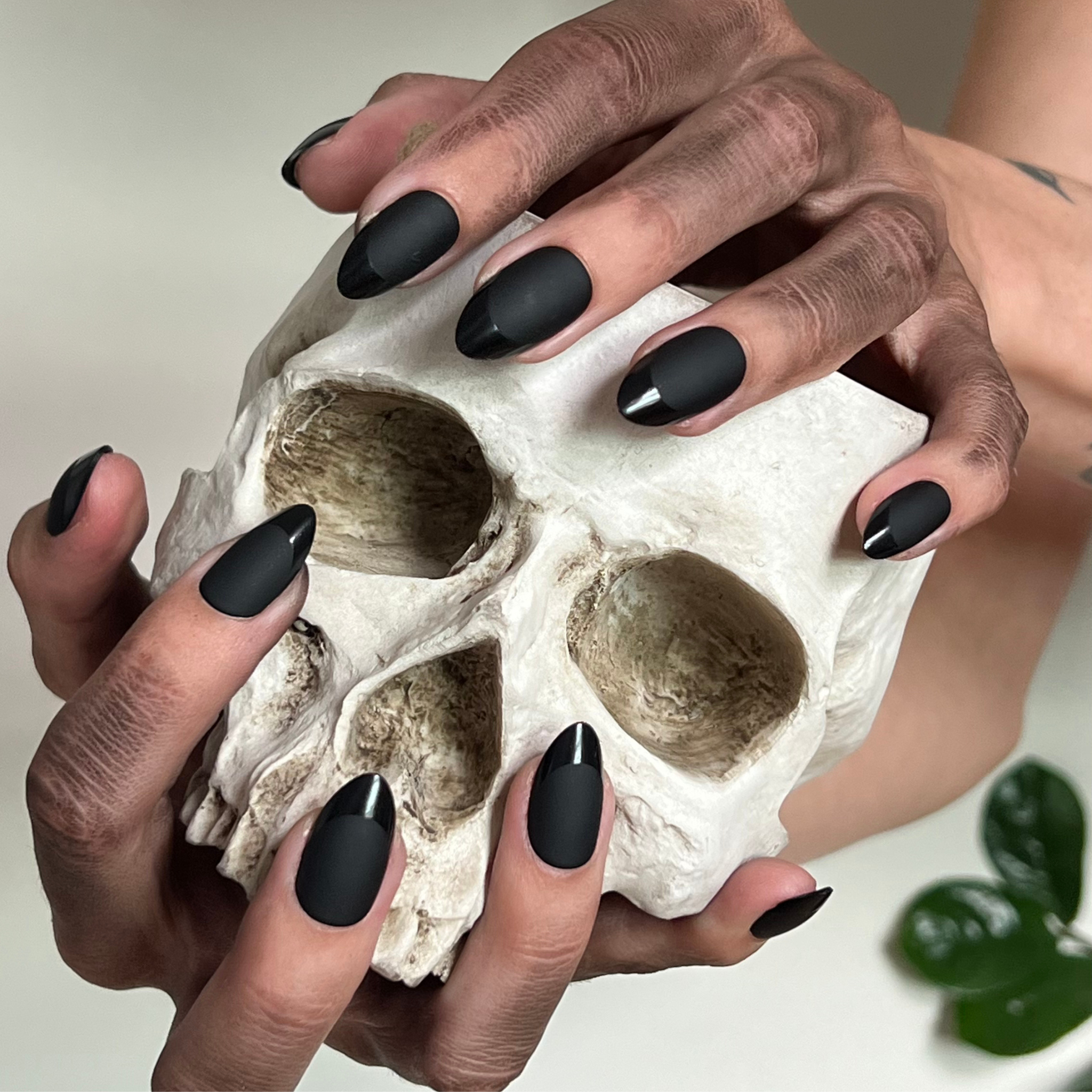 paintlab-noir-matte-almond-press-on-nails-velvety-matte-black-short-almond-false image 4