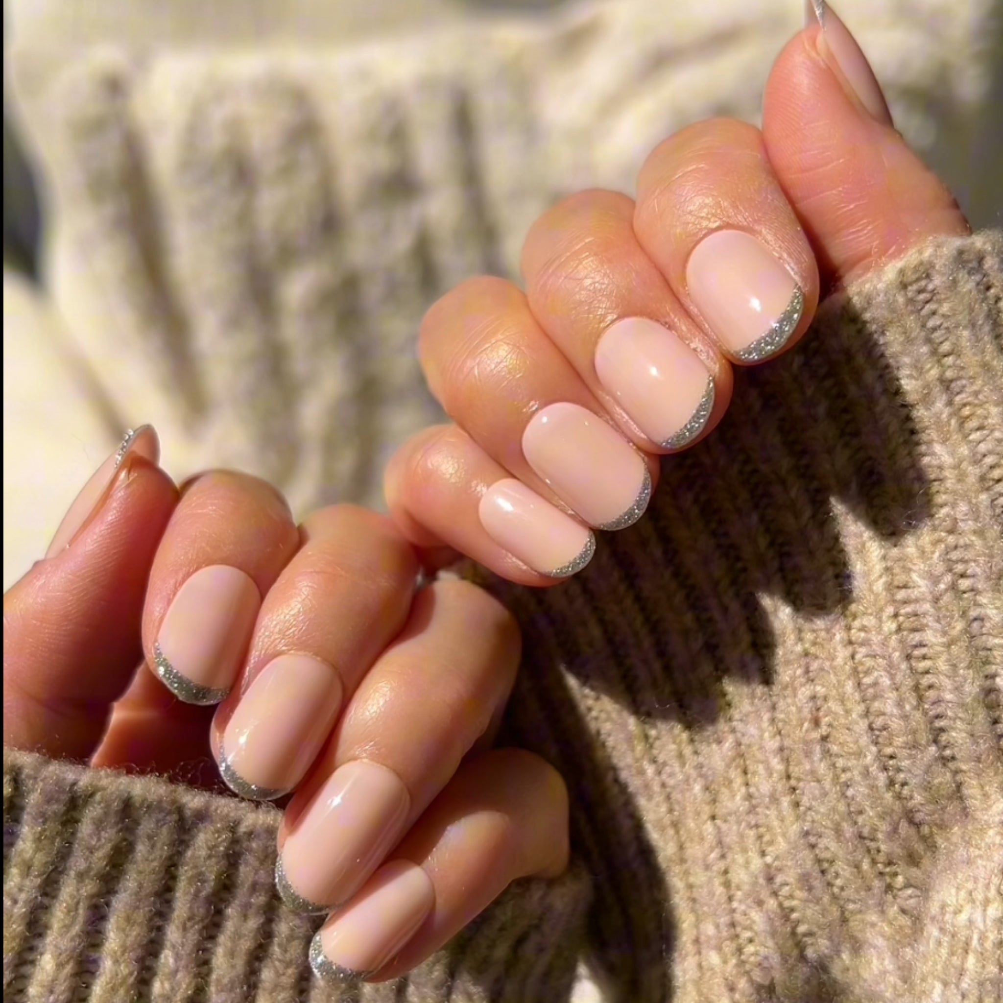 paintlab-silver-glitter-tips-oval-press-on-nails-shimmering-french-tips-party-re image 4