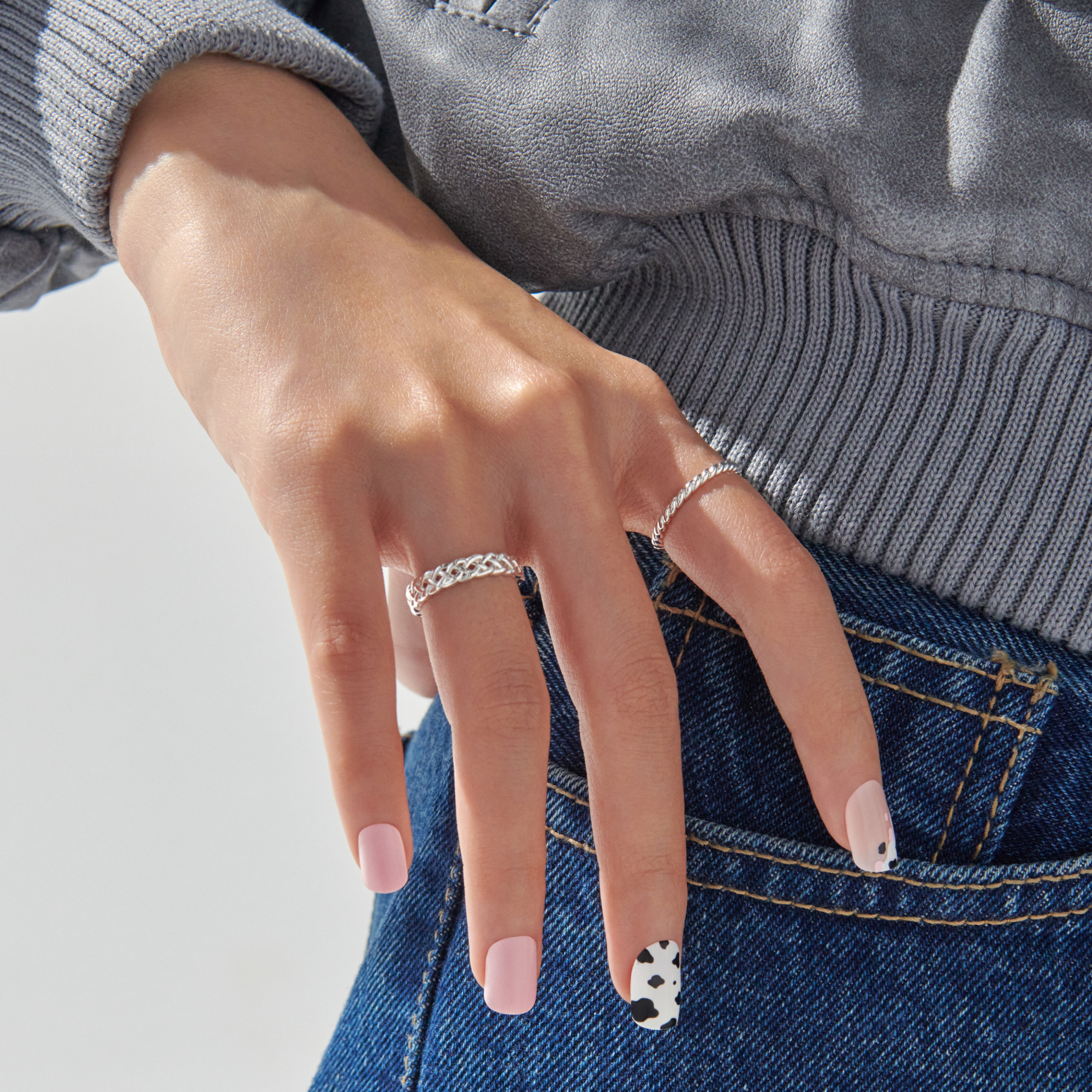 impress-design-no-glue-fake-press-on-nails-one-chance-design-pink-short-squoval- image 2