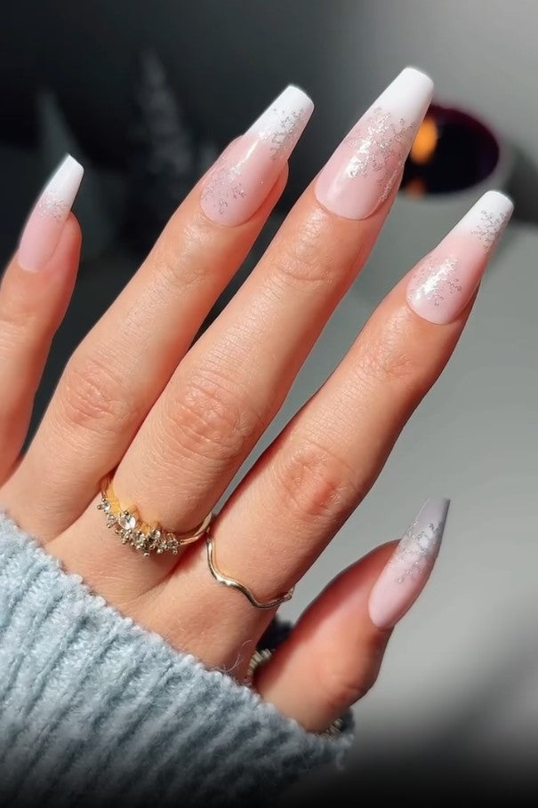 paintlab-snowflake-regular-coffin-press-on-nails image 4