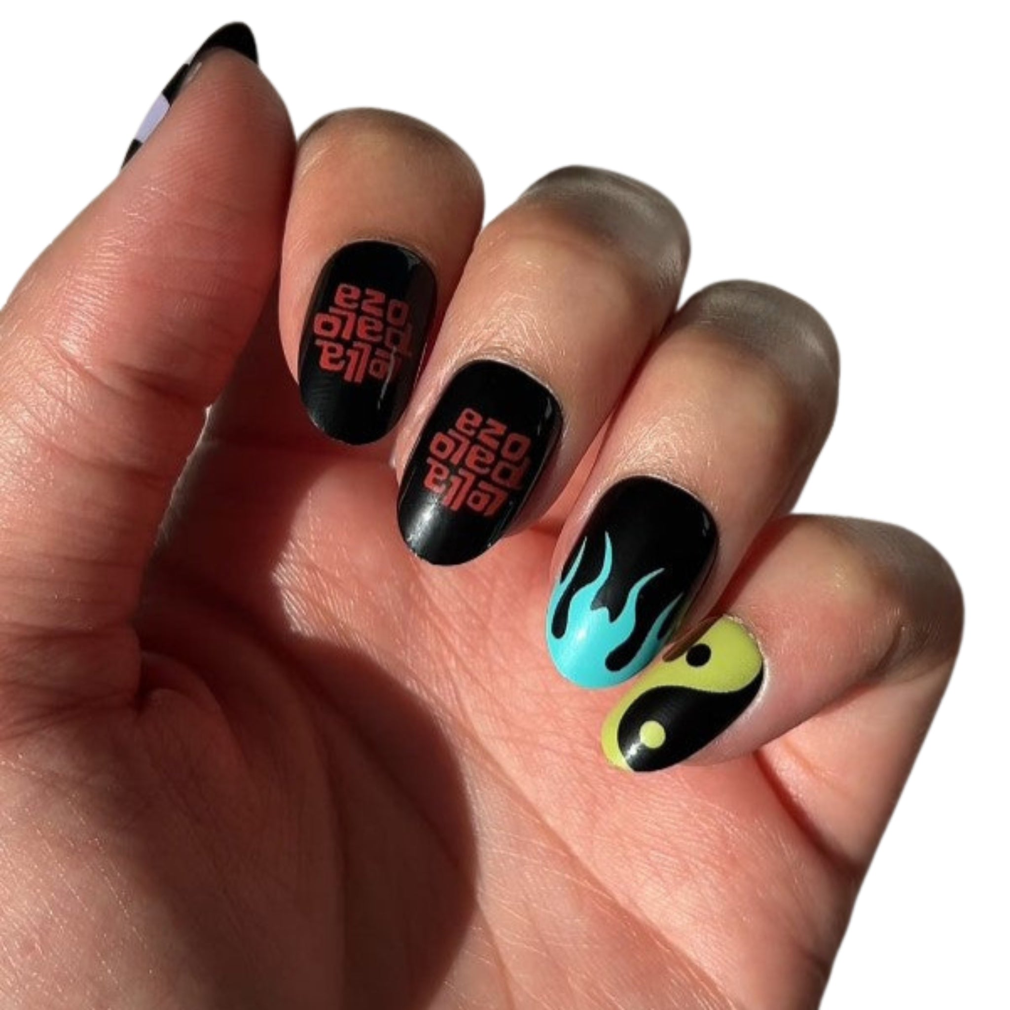 paintlab-x-lollapalooza-so-iconic-oval-press-on-nails-limited-edition-festival-s image 2