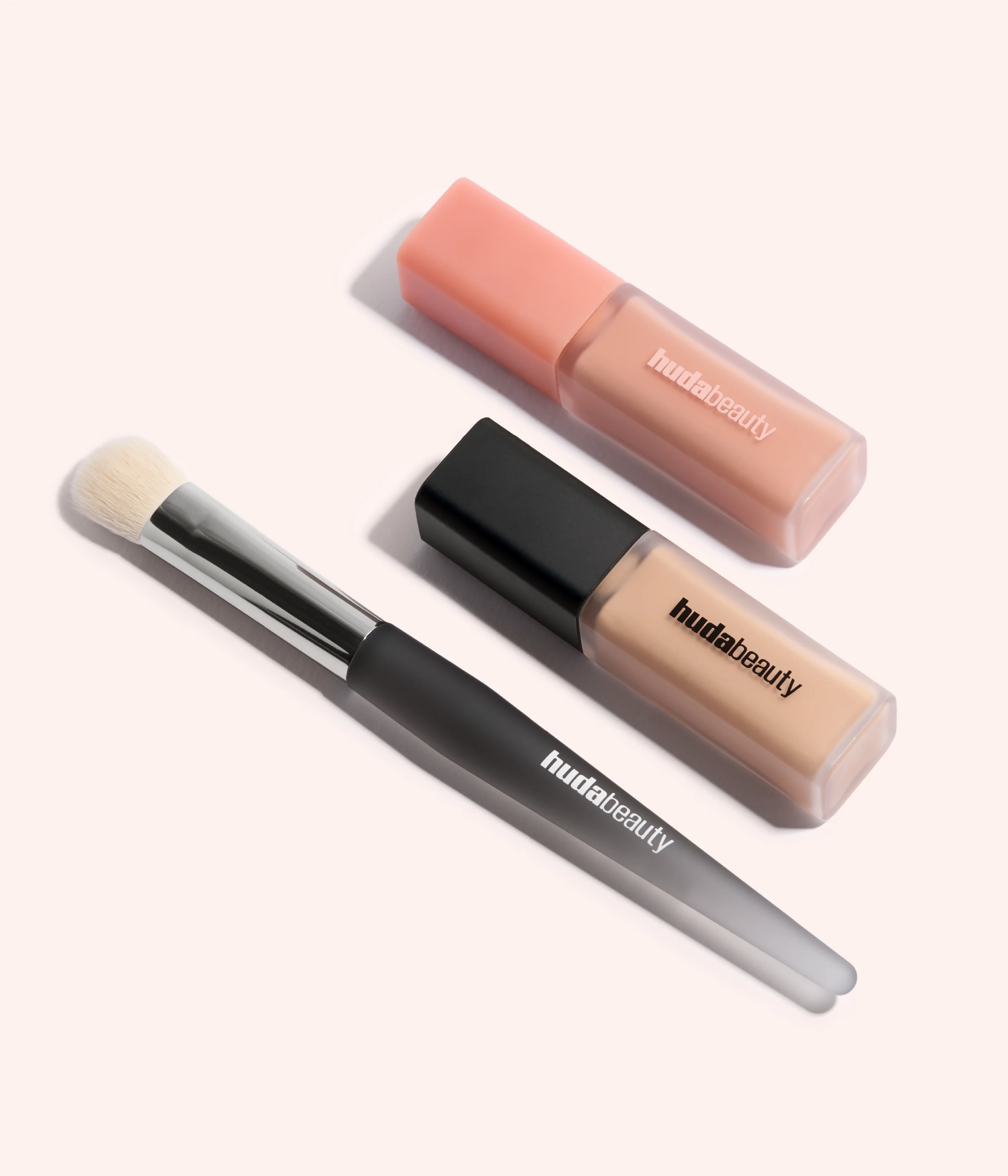 huda-beauty-undereye-buff-brush image 4