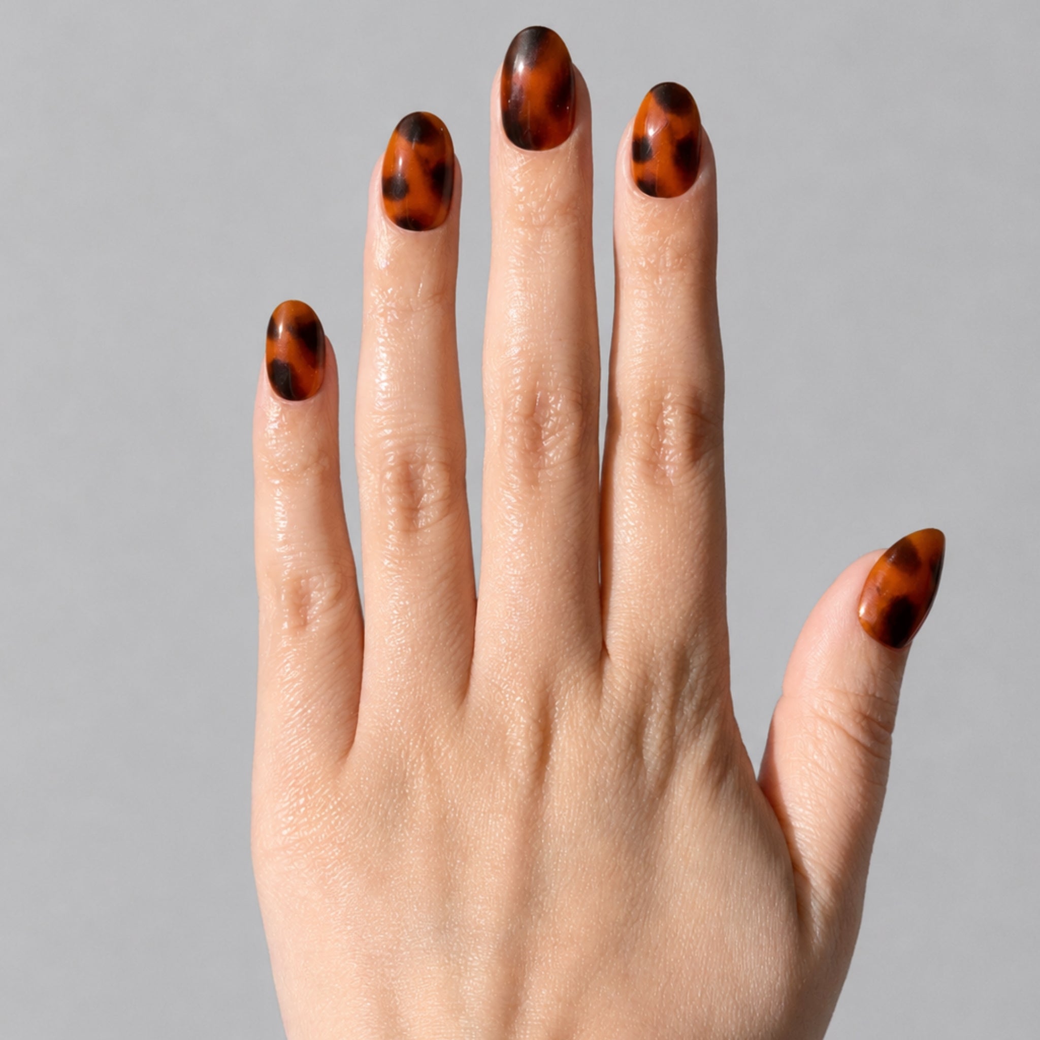 paintlab-toffee-tortoise-instant-stick-mani-extra-short-oval-press-on-nails-ambe image 2