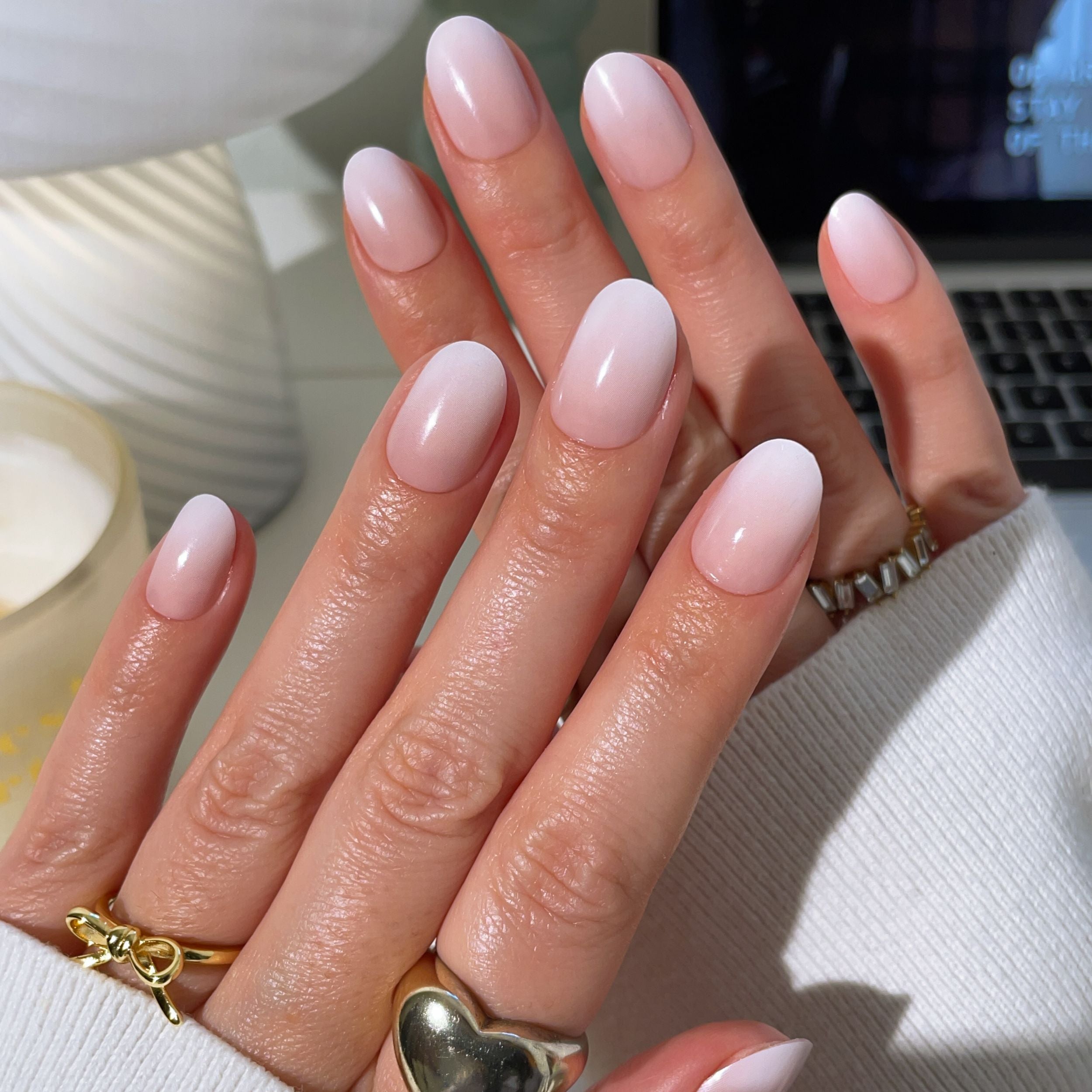 paintlab-milky-gradient-oval-press-on-nails-luminous-ombre-nails image 5