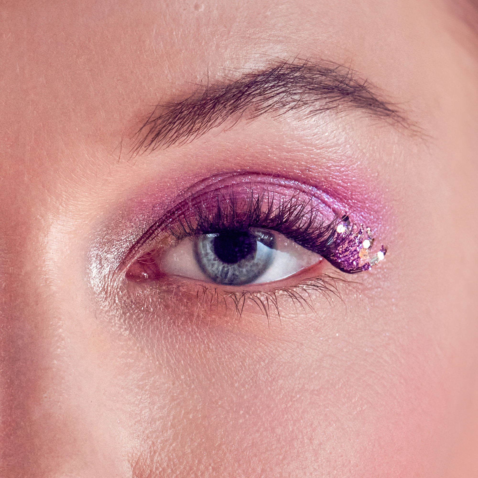 wicked-x-impress-fantabulous-lash-clusters-purple-glitter-8-10mm-12-pieces image 3